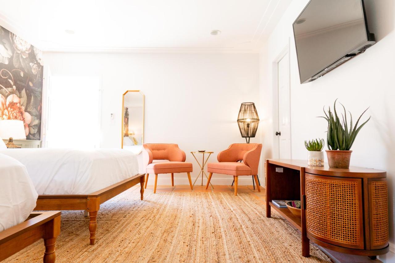 Hotel Fleur Noire Palm Springs